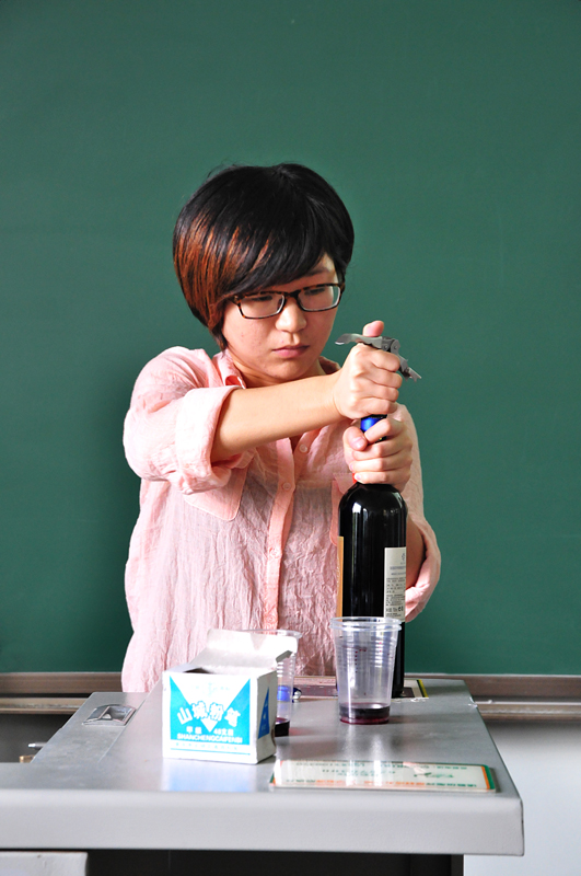 欧洲杯
第十三届外语文化节系列讲座:微醺之美——葡萄酒品鉴