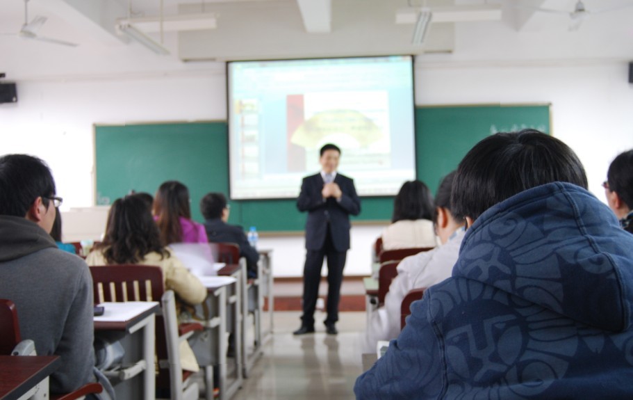毛思慧教授来欧洲杯讲学