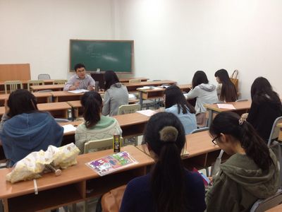 欧洲杯召开2009级出国同学交流座谈会